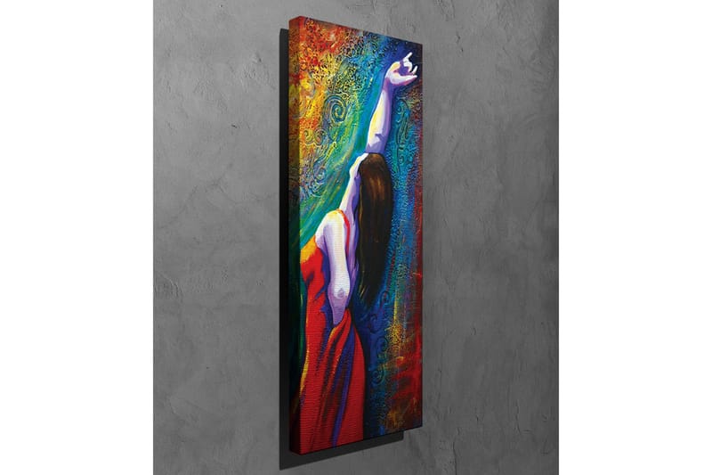 Lærredsbillede - Kvinde i rød kjole strækker sin arm mod en farverig baggrund - Rød / Blå / Grøn - Boligtilbehør - Billeder & kunst - Billeder på lærred