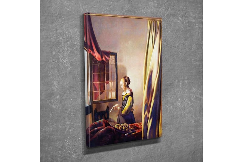 Lærredsbillede - Kvinde ved vinduet i et indbydende rum - Gul / Rødbrun / Beige - Boligtilbehør - Billeder & kunst - Billeder på lærred