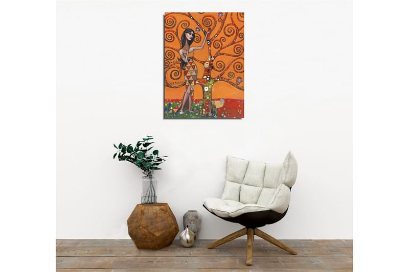 Lærredsbillede - Kvindefigur omgivet af snurrende trægrene - Orange / Grøn / Rød - Boligtilbehør - Billeder & kunst - Billeder på lærred