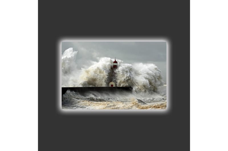 Lærredsbillede med LED-belysning - Bølger der slår mod et fyrtårn i stormvejr - Grå / Hvid / Brun - Boligtilbehør - Billeder & kunst - Billeder på lærred