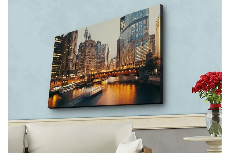 Lærredsbillede med LED-belysning - Bylandskab med skyskrabere ved en flod i skumringen, Guld / Blå / Grå