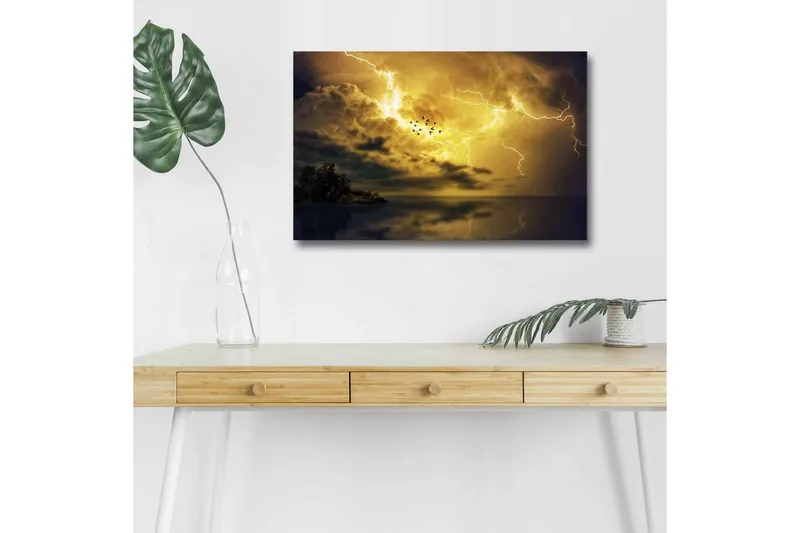 Lærredsbillede med LED-belysning - Dramatisk tordenvejr med lyn og mørke skyer, Guld / Mørkeblå / Sort
