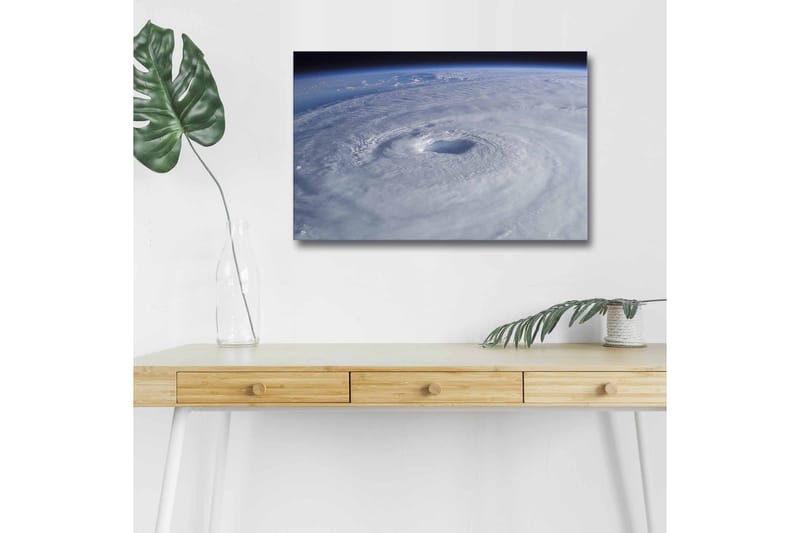 Lærredsbillede med LED-belysning - Hvirvlende skyer i en tropisk cyklon - Hvid / Blå / Grå - Boligtilbehør - Billeder & kunst - Billeder på lærred