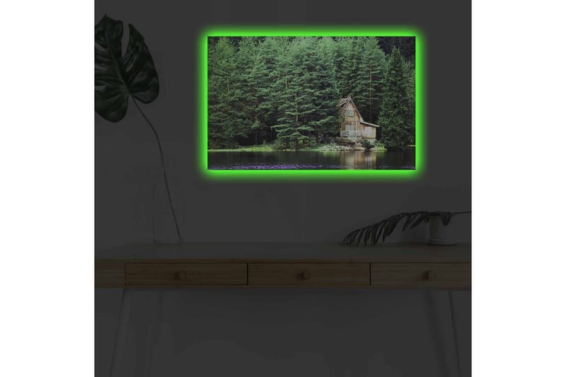Lærredsbillede med LED-belysning - Hytte ved en spejlblank sø omgivet af tæt grønt - Grøn / Brun / Blå - Boligtilbehør - Billeder & kunst - Billeder på lærred