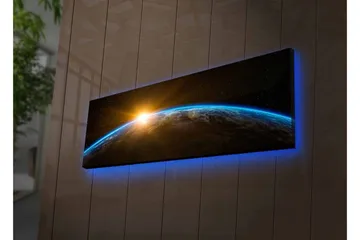 Lærredsbillede med LED-belysning - Jorden set fra rummet med en solopgang i horisonten - Blå / Orange / Sort - Boligtilbehør - Billeder & kunst - Billeder på lærred