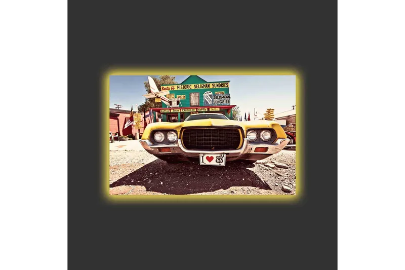 Lærredsbillede med LED-belysning - Klassisk amerikansk bil i retrostil - Gul / Grå / Sort - Boligtilbehør - Billeder & kunst - Billeder på lærred