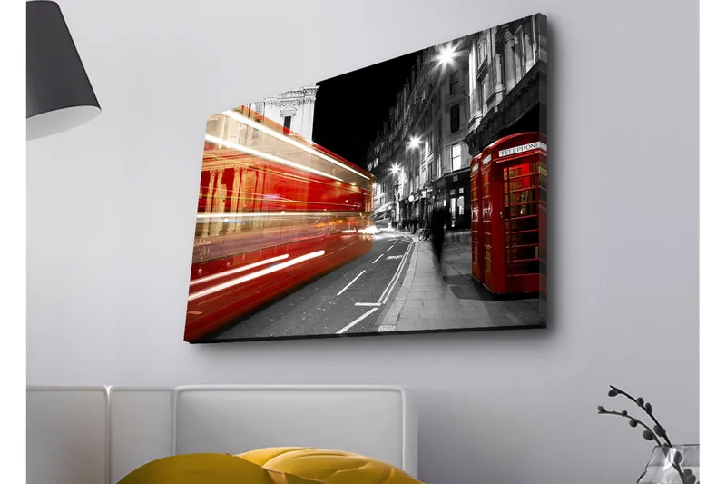 Lærredsbillede med LED-belysning - Rød bus i bevægelse på en sort-hvid bygade, Rød / Sort / Grå