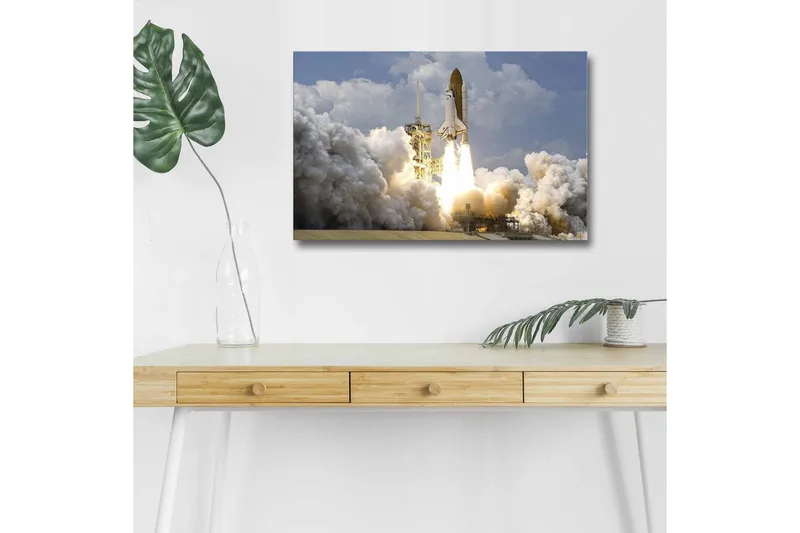 Lærredsbillede med LED-belysning - Rumraket letter mod himlen med kraftige flammer, Grå / Hvid / Orange