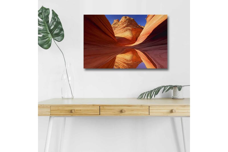 Lærredsbillede med LED-belysning - Smuk kløft med buede klippevægge i varme nuancer, Rød / Orange / Blå