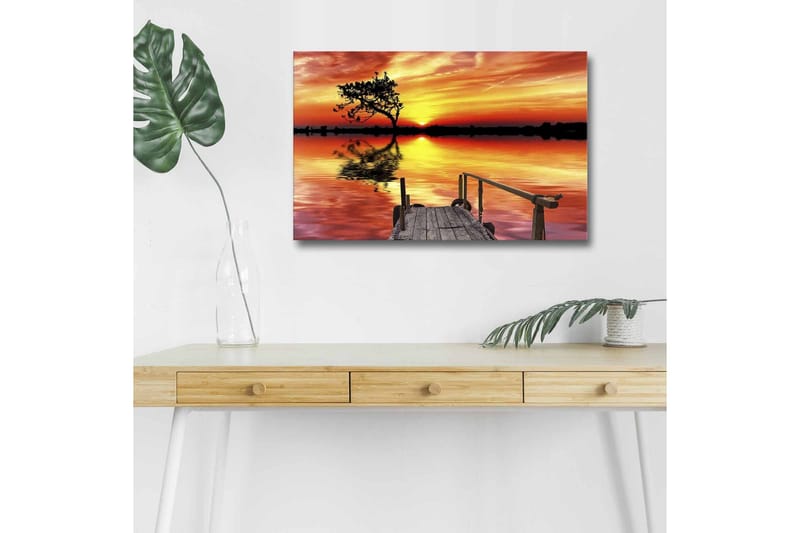 Lærredsbillede med LED-belysning - Smuk solnedgang over en spejlblank sø med en ensom træbanke, Orange / Gul / Sort