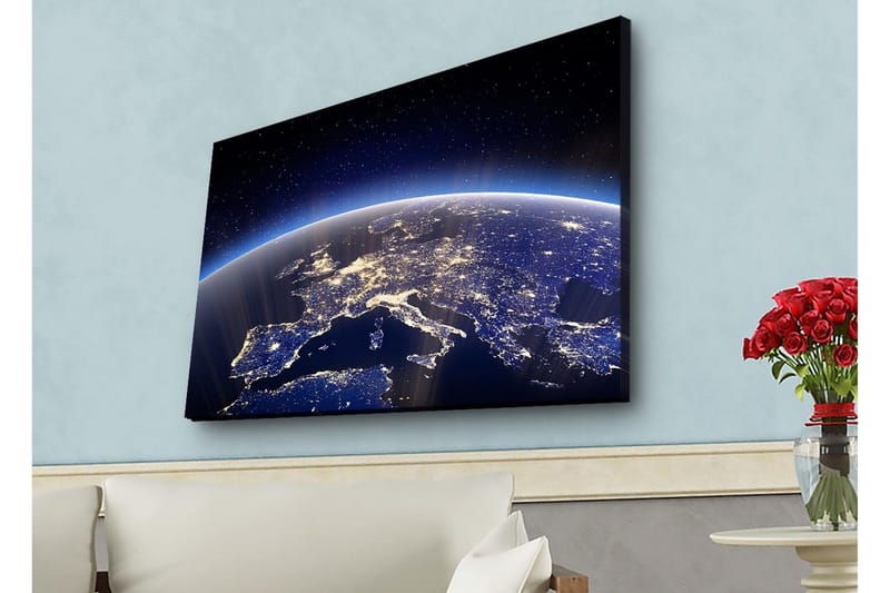 Lærredsbillede med LED-belysning - Smuk udsigt over Jorden med Europa oplyst af stjerner og bylys, Mørkeblå / Lyseblå / Hvid