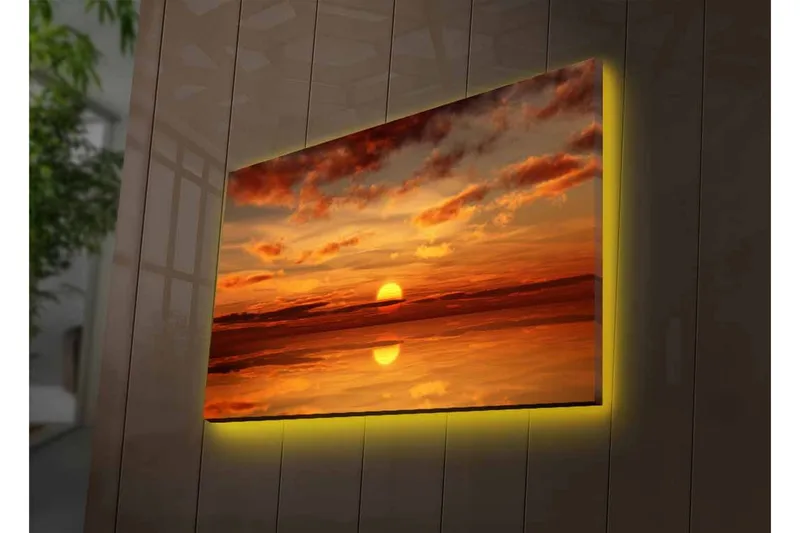 Lærredsbillede med LED-belysning - Solnedgang over roligt vand med dramatiske skyformationer - Orange / Guld / Rød - Boligtilbehør - Billeder & kunst - Billeder på lærred