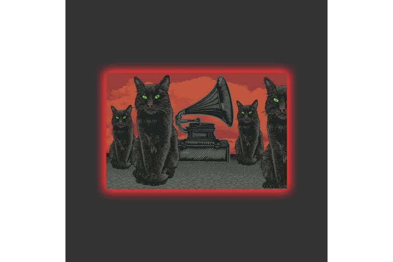 Lærredsbillede med LED-belysning - Sort kat med grønne øjne foran en grammofon på en rød baggrund - Sort / Rød / Grøn - Boligtilbehør - Billeder & kunst - Billeder på lærred