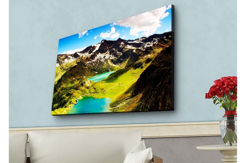 Lærredsbillede med LED-belysning - Storslået bjerglandskab med glitrende søer og grønne enge, Grøn / Blå / Hvid