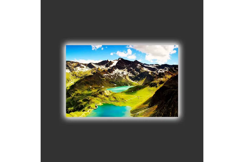 Lærredsbillede med LED-belysning - Storslået bjerglandskab med glitrende søer og grønne enge - Grøn / Blå / Hvid - Boligtilbehør - Billeder & kunst - Billeder på lærred