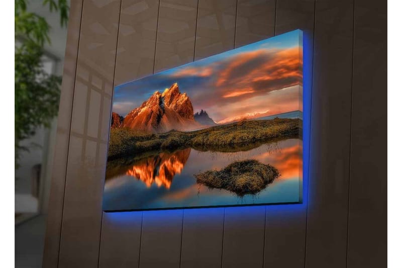Lærredsbillede med LED-belysning - Storslået bjerglandskab med refleksioner i en rolig sø - Orange / Blå / Grøn - Boligtilbehør - Billeder & kunst - Billeder på lærred