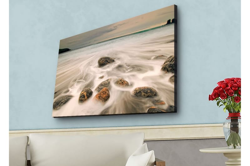 Lærredsbillede med LED-belysning - Strandscene med blide bølger, der omslutter klipper, Grå / Beige / Sort