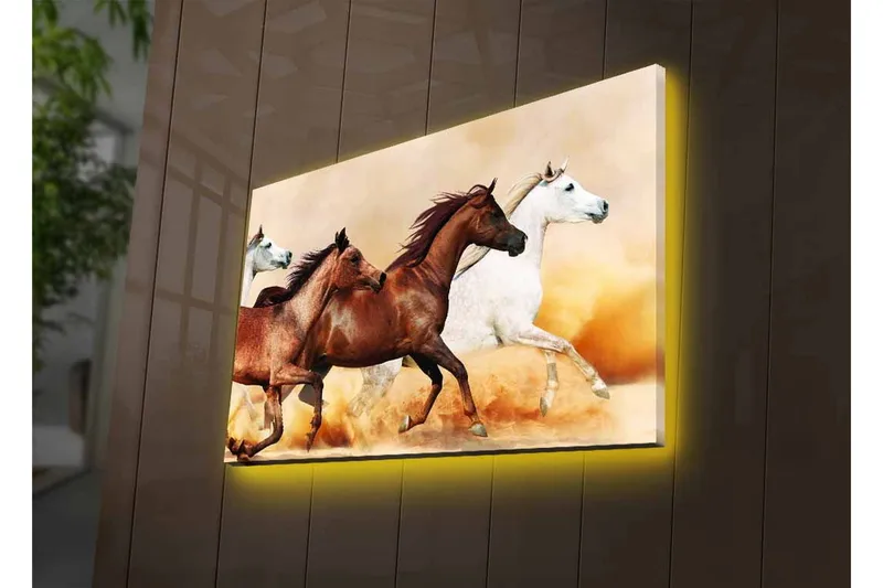 Lærredsbillede med LED-belysning - Tre heste i bevægelse på en sandet overflade - Brun / Hvid / Beige - Boligtilbehør - Billeder & kunst - Billeder på lærred