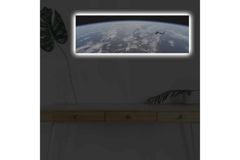 Lærredsbillede med LED-belysning - Udsigt over Jorden fra rummet med den internationale rumstation i fokus, Blå / Hvid / Sort