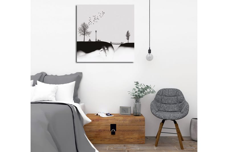 Lærredsbillede - Silhuet af en park med træer, bænk og fugle i flugt - Sort / Grå - Boligtilbehør - Billeder & kunst - Billeder på lærred