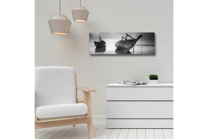 Lærredsbillede - Skibsvrag i roligt vand - Sort / Hvid / Grå - Boligtilbehør - Billeder & kunst - Billeder på lærred