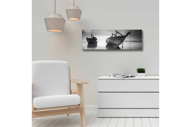Lærredsbillede - Skibsvrag i roligt vand - Sort / Hvid / Grå - Boligtilbehør - Billeder & kunst - Billeder på lærred
