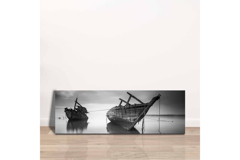 Lærredsbillede - Skibsvrag i roligt vand - Sort / Hvid / Grå - Boligtilbehør - Billeder & kunst - Billeder på lærred