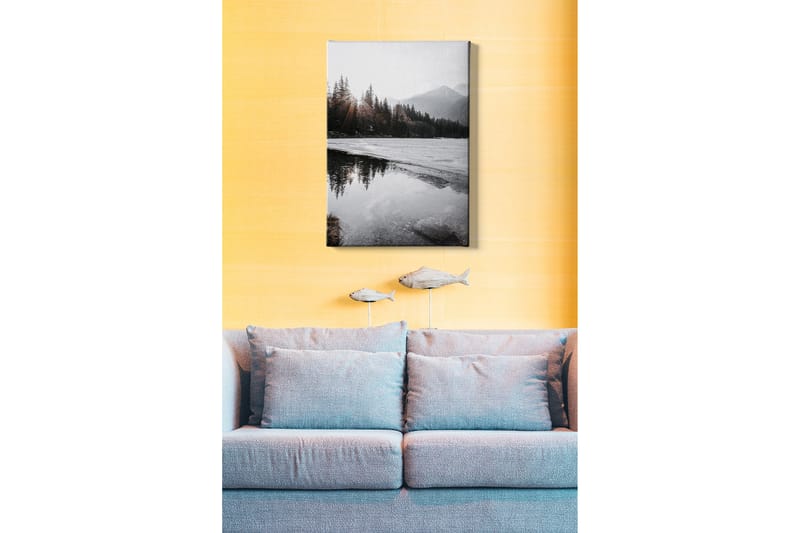 Lærredsbillede - Smukt vinterlandskab med frosne søer og snedækkede bjerge - Grå / Hvid / Mørkegrøn - Boligtilbehør - Billeder & kunst - Billeder på lærred