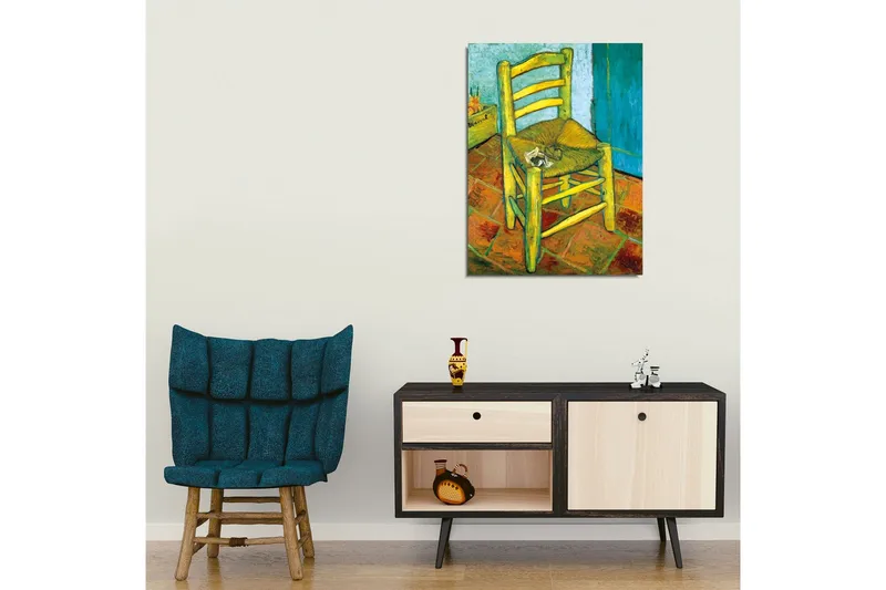 Lærredsbillede - Stående stol med stråsæde og en lille dekoration på sædet - Gul / Grøn / Orange - Boligtilbehør - Billeder & kunst - Billeder på lærred