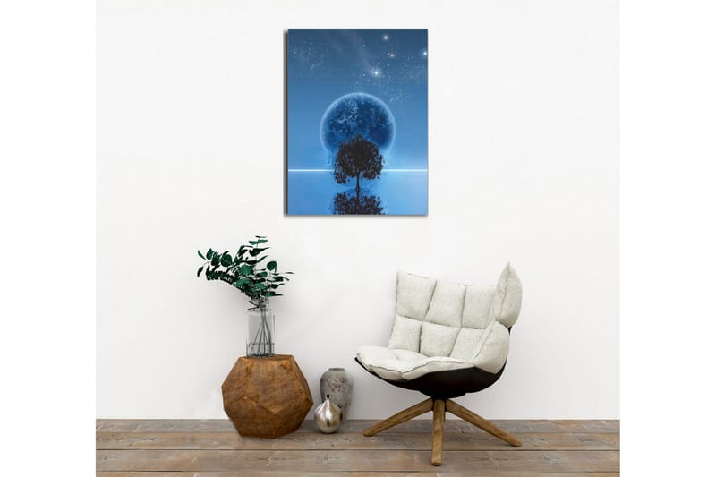 Lærredsbillede - Stjernenat med en stor måne og silhuet af et træ i horisonten - Mørkeblå / Sort / Lyseblå - Boligtilbehør - Billeder & kunst - Billeder på lærred