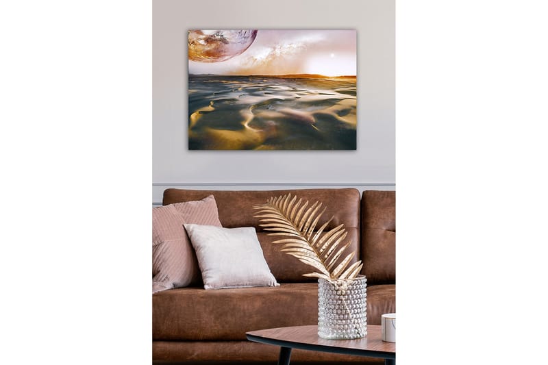 Lærredsbillede - Storslået ørkenlandskab med en planet i baggrunden - Guld / Grå / Orange - Boligtilbehør - Billeder & kunst - Billeder på lærred