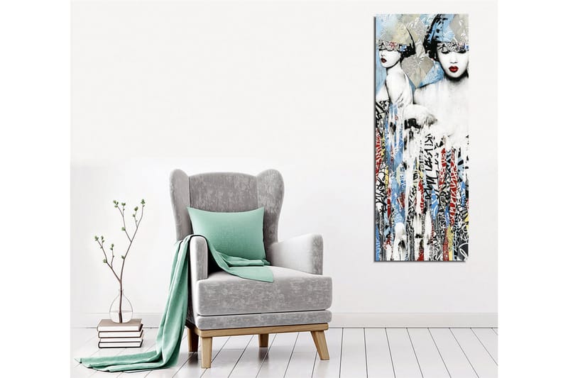 Lærredsbillede - To stiliserede kvinder med deres ansigter delvist skjult af hovedbeklædning og stærke røde læber - Blå / Sort / Rød - Boligtilbehør - Billeder & kunst - Billeder på lærred