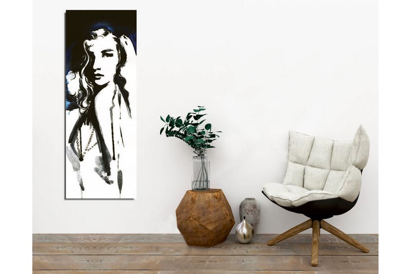 Lærredsbillede - Portræt af en kvinde med langt hår og et mystisk udtryk - Sort / Hvid / Mørkeblå - Boligtilbehør - Billeder & kunst - Billeder på lærred