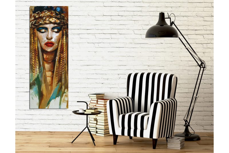 Lærredsbillede - Portræt af en kvinde med gyldne smykker og dramatisk makeup - Guld / Sort / Beige - Boligtilbehør - Billeder & kunst - Billeder på lærred