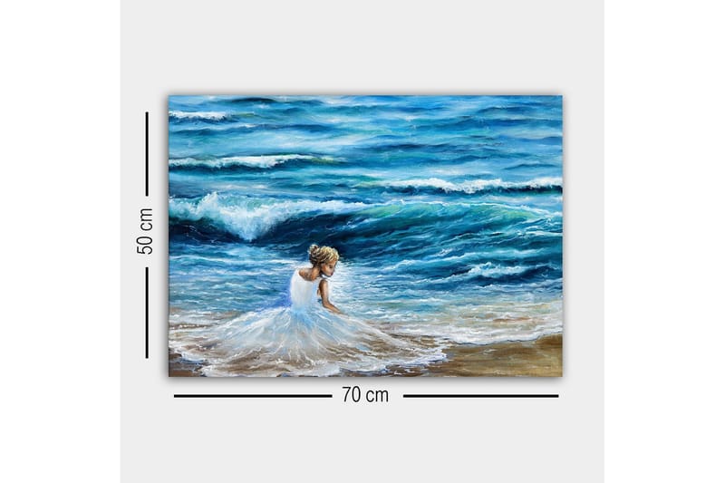 Lærredsbillede - Pige i hvid kjole leger ved havet - Blå / Hvid / Beige - Boligtilbehør - Billeder & kunst - Billeder på lærred