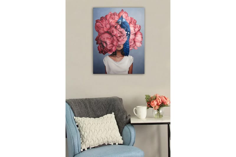 Lærredsbillede - Portræt af en kvinde med en stor buket lyserøde blomster som hoved og en blå fugl siddende på blomsterne - Lyserød / Blå / Beige - Boligtilbehør - Billeder & kunst - Billeder på lærred