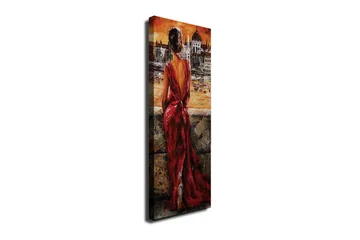 Lærredstryk 30x80 cm - Kvinde i rød kjole kigger ud over en by ved solnedgang - Rød / Orange / Beige - Boligtilbehør - Billeder & kunst - Billeder på lærred