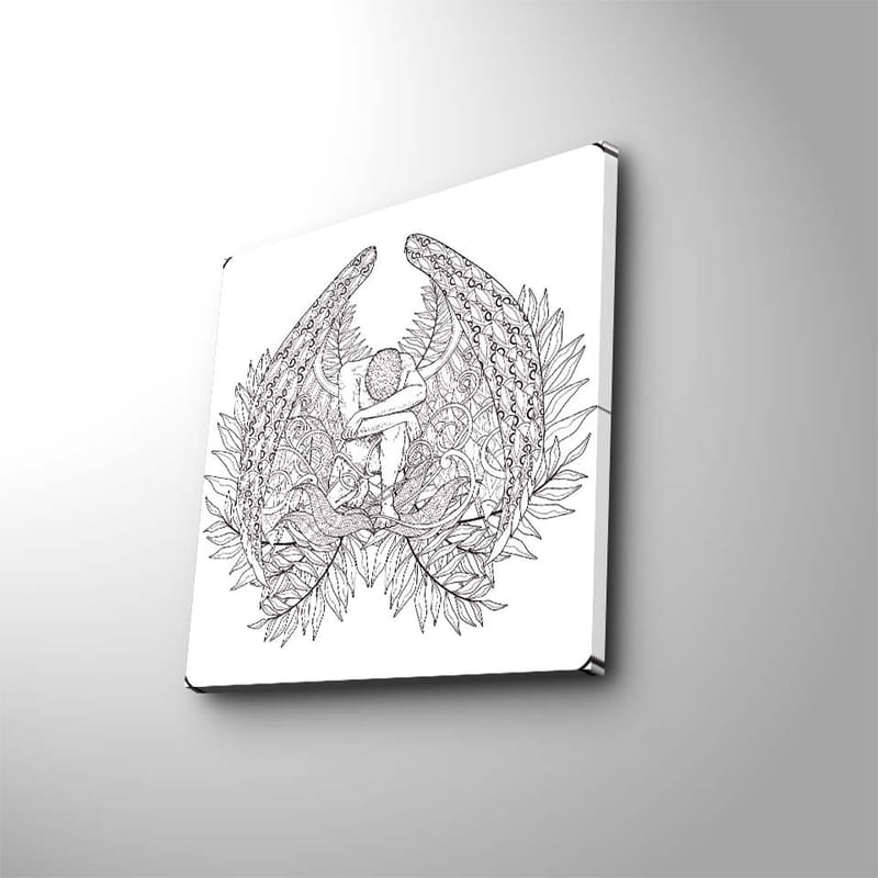 Lærredstryk 45x45 cm - Fantasifuldt motiv med en figur omgivet af store, detaljerede vinger og vegetation, Sort / Grå / Hvid