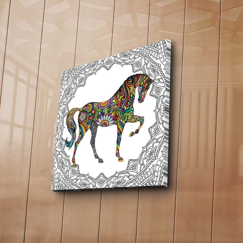 Lærredstryk 45x45 cm - Farverigt hestemotiv med mønstre og detaljer - Rød / Grøn / Blå - Boligtilbehør - Billeder & kunst - Billeder på lærred