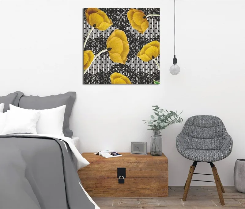 Lærredstryk 45x45 cm - Gule blomster mod en sort-hvid baggrund, Gul / Sort / Hvid