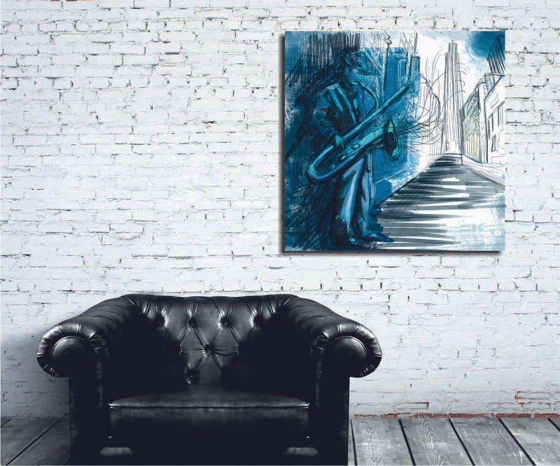 Lærredstryk 45x45 cm - Jazzmusiker spiller saxofon i et bymiljø, Blå / Grøn / Sort