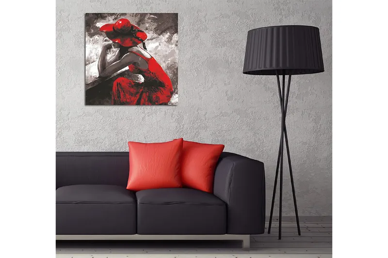 Lærredstryk 45x45 cm - Kvindefigur i rød kjole og hat sidder eftertænksomt - Rød / Sort / Grå - Boligtilbehør - Billeder & kunst - Billeder på lærred