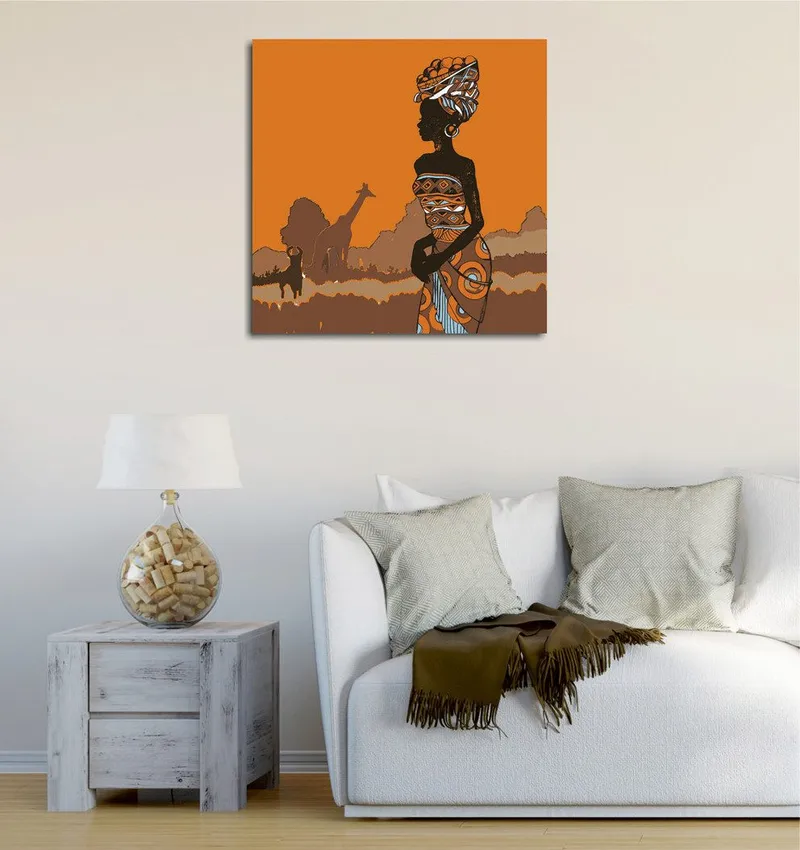 Lærredstryk 45x45 cm - Silhuet af en kvinde i traditionelt tøj mod en orange baggrund, Orange / Sort / Brun