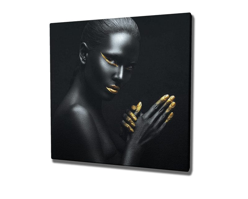 Lærredstryk 45x45 cm - Portræt af en kvinde med sort hud og gyldne detaljer - Sort / Guld - Boligtilbehør - Billeder & kunst - Billeder på lærred