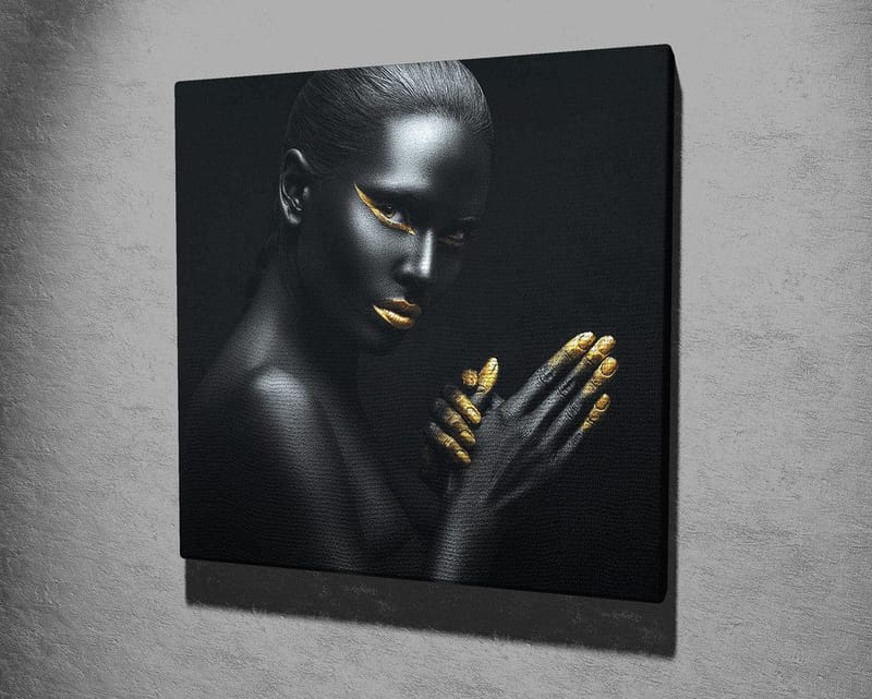 Lærredstryk 45x45 cm - Portræt af en kvinde med sort hud og gyldne detaljer - Sort / Guld - Boligtilbehør - Billeder & kunst - Billeder på lærred