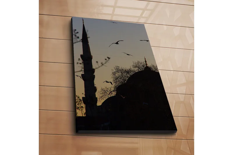 Lærredstryk 45x70 cm - Silhuet af en moské med fugle i flugt mod en tusmørkehimmel - Sort / Mørkeblå / Guld - Boligtilbehør - Billeder & kunst - Billeder på lærred