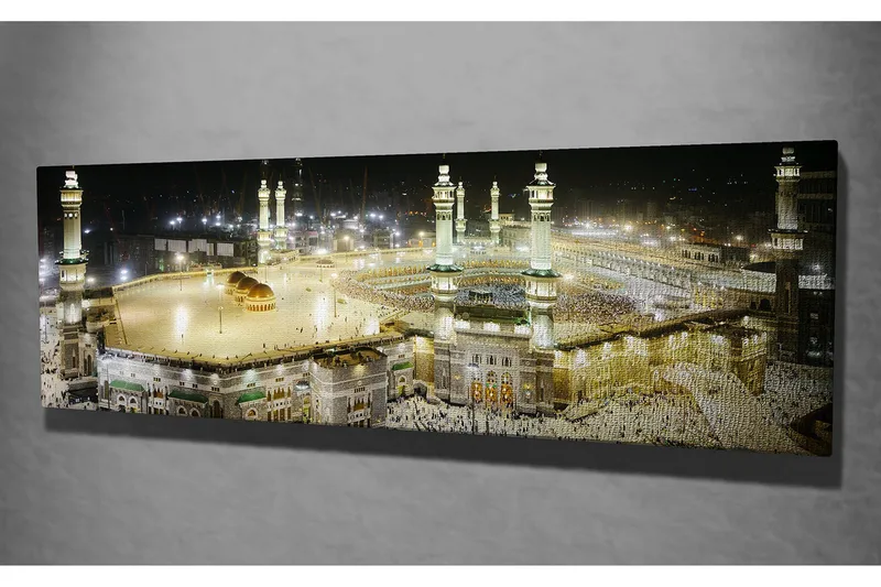 Lærredstryk 80x30 cm - Storslået udsigt over det hellige sted i Mekka i natlys - Guld / Grøn / Sort - Boligtilbehør - Billeder & kunst - Billeder på lærred