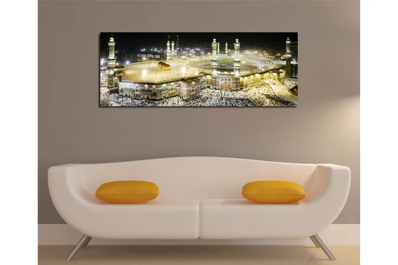 Lærredstryk 80x30 cm - Storslået udsigt over det hellige sted i Mekka i natlys - Guld / Grøn / Sort - Boligtilbehør - Billeder & kunst - Billeder på lærred