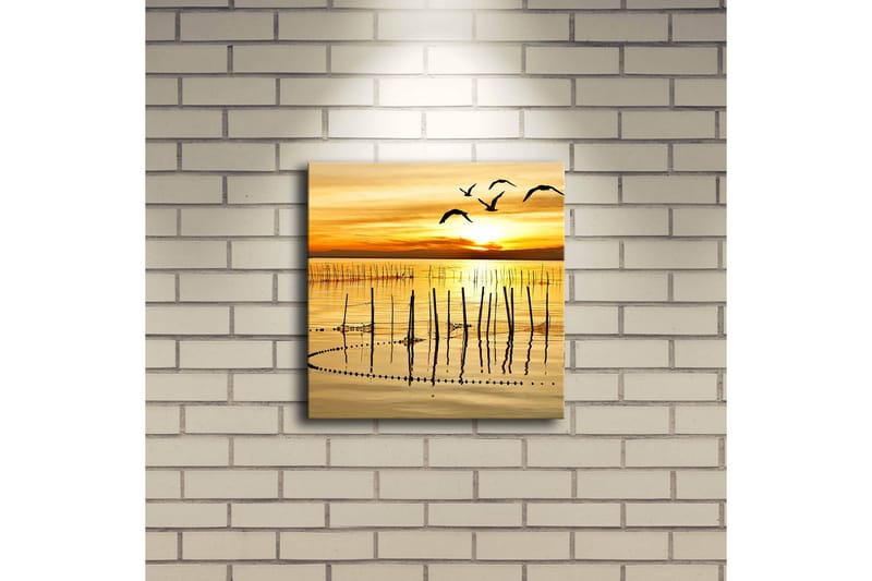 Lærredstryk med LED-belysning 28x28 cm - Solnedgang over roligt vand med fugle i flugt - Guld / Orange / Brun - Boligtilbehør - Billeder & kunst - Billeder på lærred
