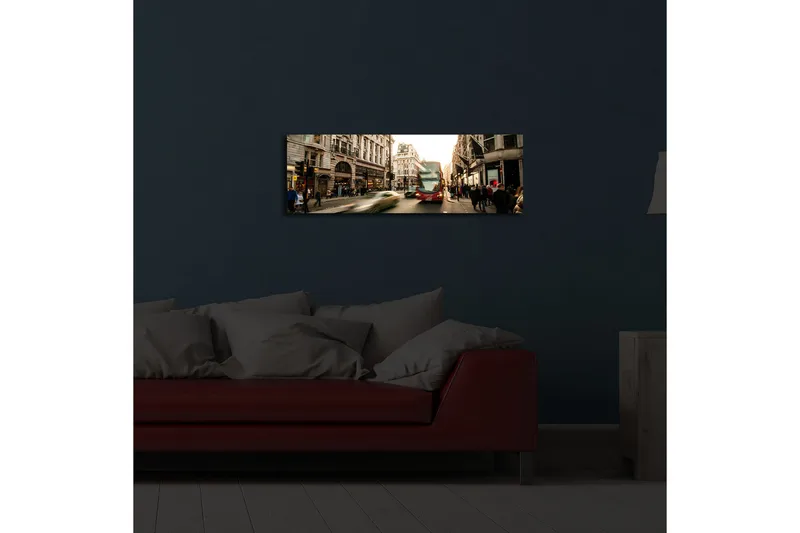 Lærredstryk med LED-belysning 30x90 cm - Livligt bybillede med bevægelse og mennesker på en gade - Rød / Beige / Grøn - Boligtilbehør - Billeder & kunst - Billeder på lærred